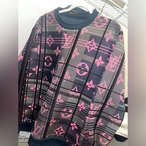 Louis Vuitton sweater 100% authentic Green , pink black